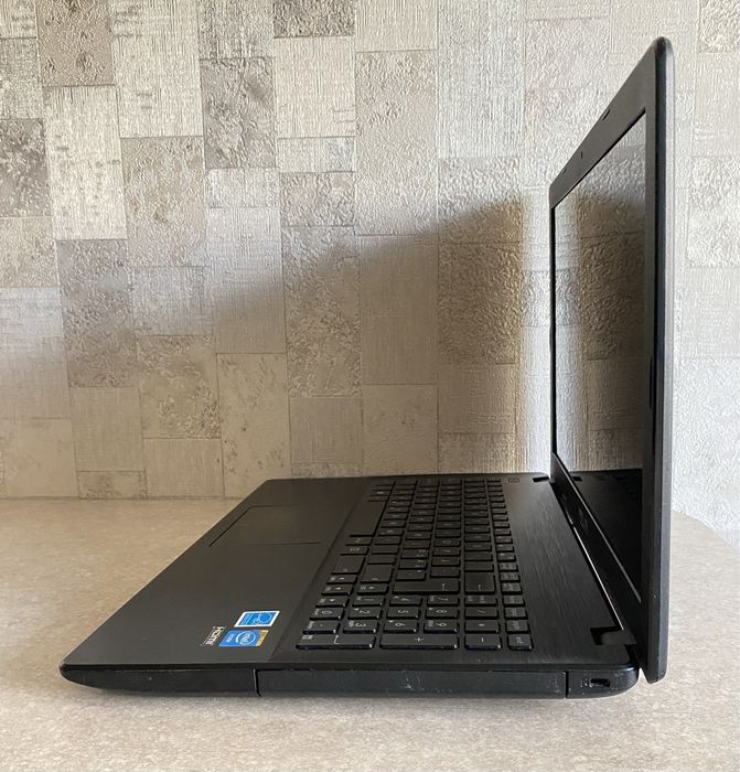 Asus R512M 15.6" 4/500GB для навчання/офісу/фільмів/акб добре тримає