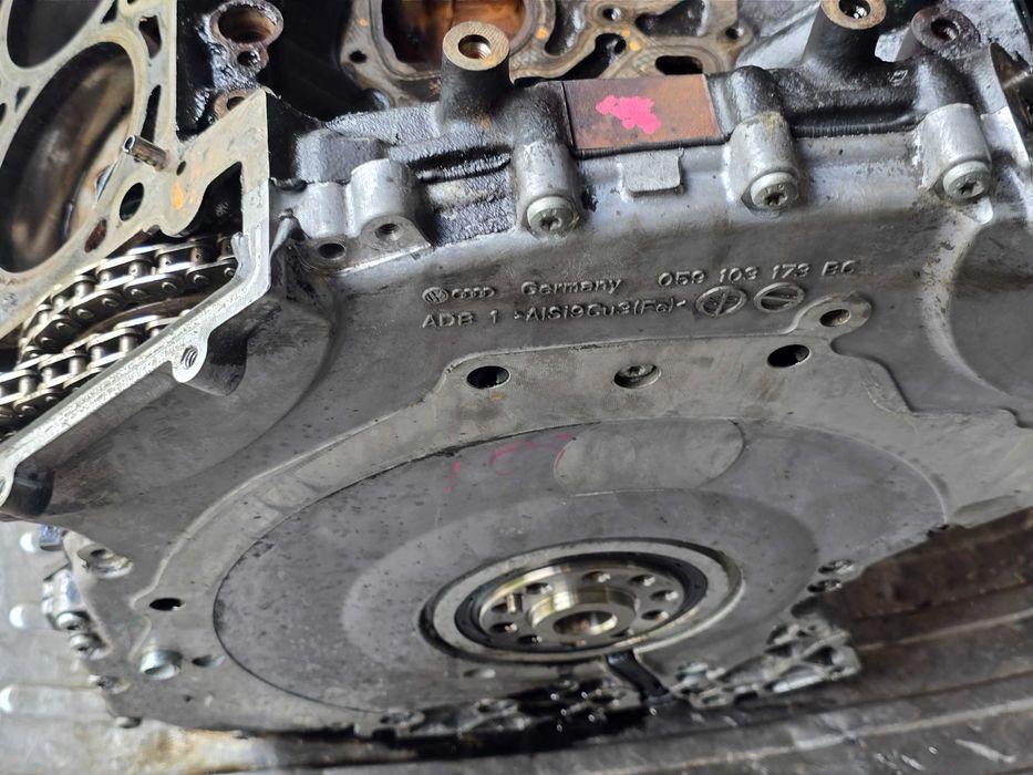 Blok silnika dół wał tłoki Audi Q5 8R A5 8T A4 B8 3.0 TDI CCW