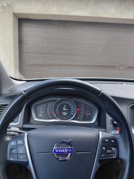 VOLVO S60 D4 181KM