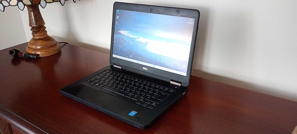 Laptop DELL 4x2.6  8GB RAM SSD 240GB Windows 11 świeża instalacja