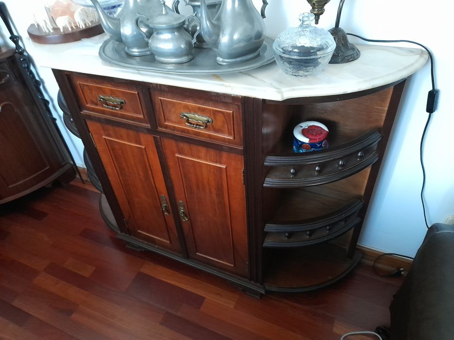 Sapateira com pedra marmore