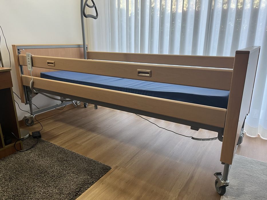 Cama articulada semi nova