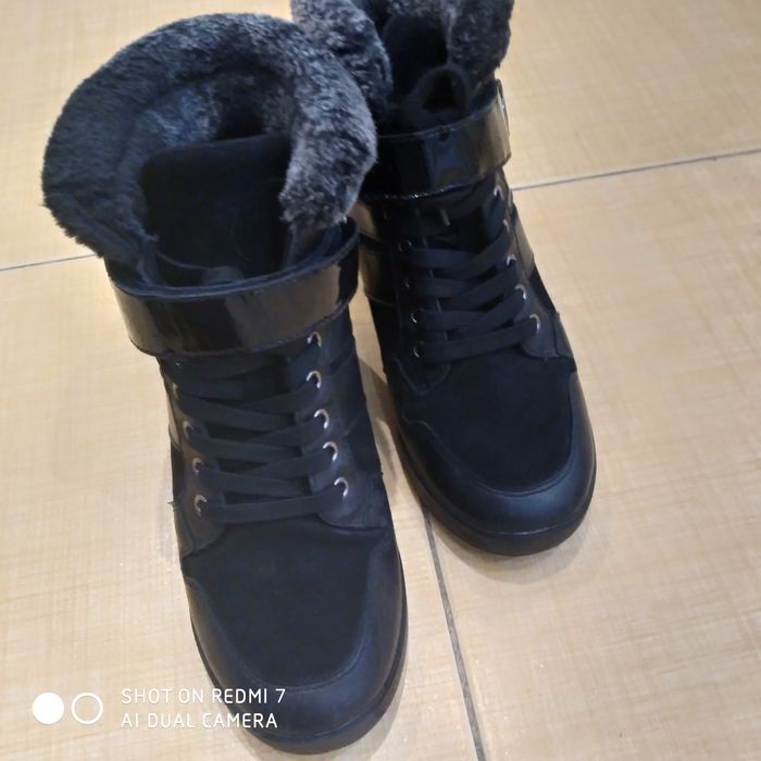 Зимове взуття 36розмір