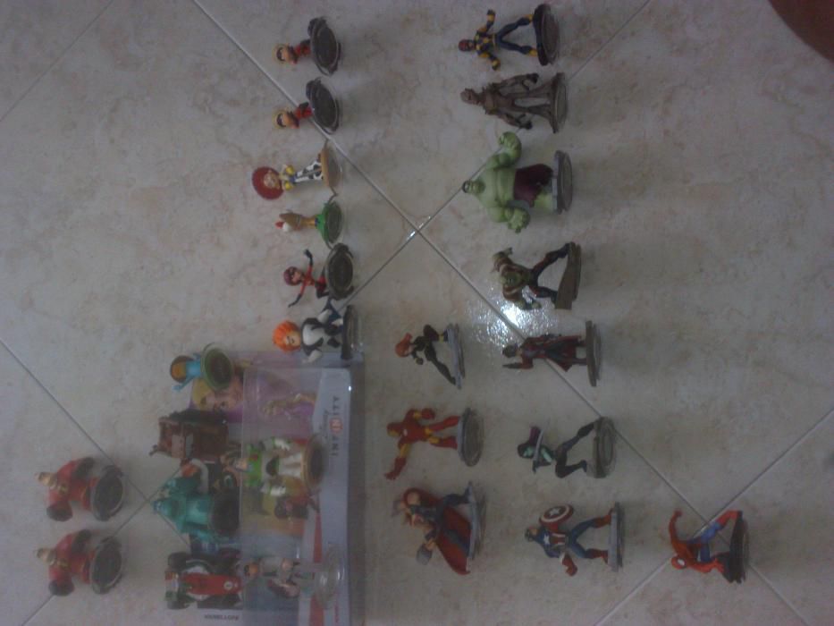 consola ps3 mais pack infinity 2,0 novo, total de 9 figuras