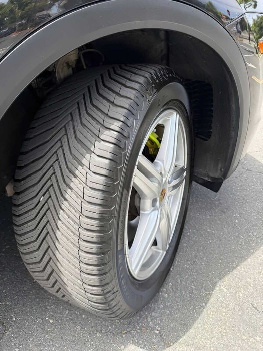Porsche Cayenne Hybrid      2016
