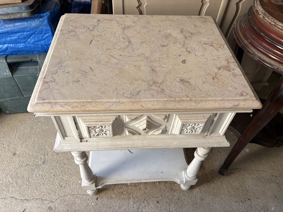 Mesa de cabeceira vintage, branca em madeira