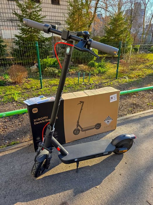 Електросамокат Xiaomi Electric Scooter 5 Black (BHR9618GL)