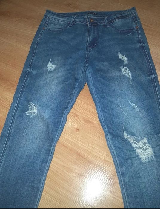 Spodnie jeansy 38 z dziurami diverse