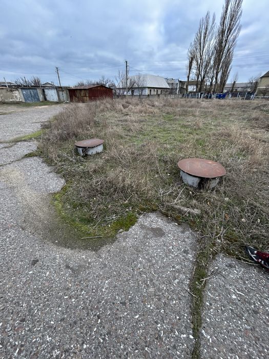 Продам участок 30 соток со зданием 350 м/кв  на Совхозе