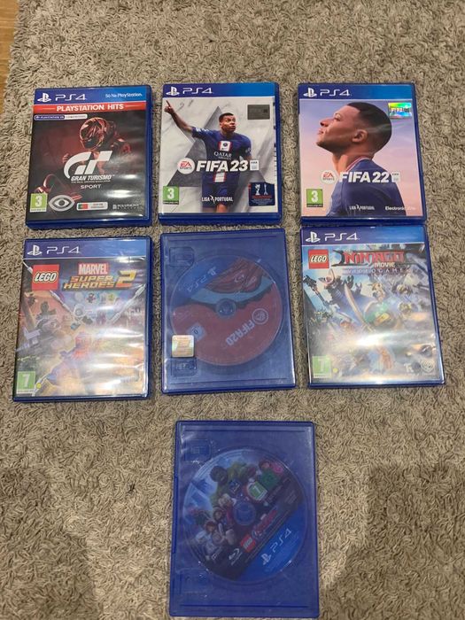 Ps4 slim ótimo estado com 7 jogos recentes incluídos