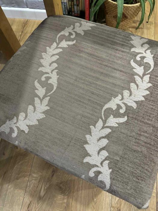 Stół drewniany rozkładany + 6 krzeseł