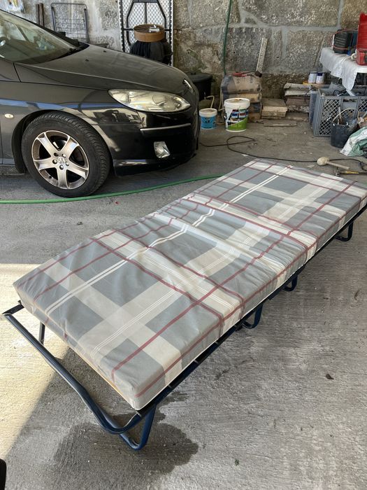 Cama dobrável completa