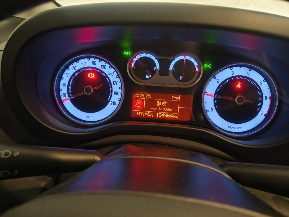 Vendo Fiat 500L 7 lugares raro