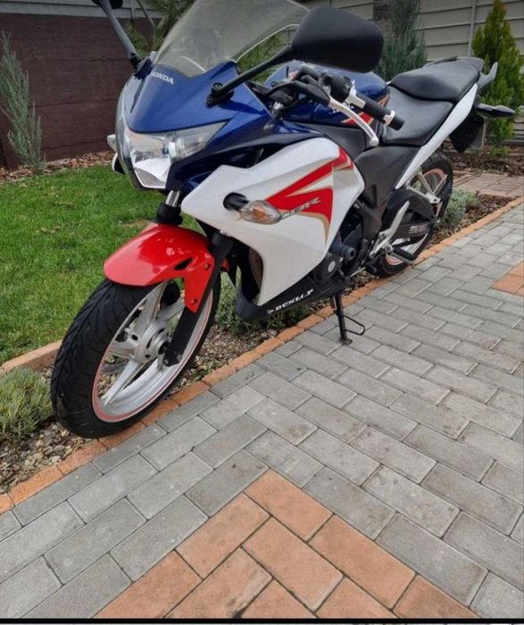 Мотоцикл Honda cbr250r 2011 года