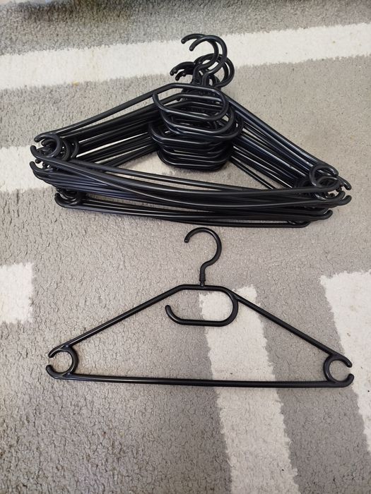 Вешалки пластиковые