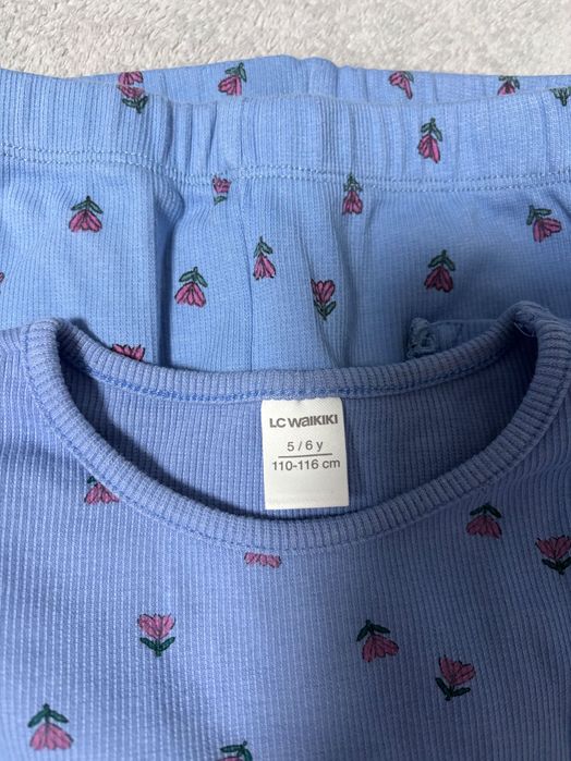 Набір дитячого одягу ( дівчинка 5 років)