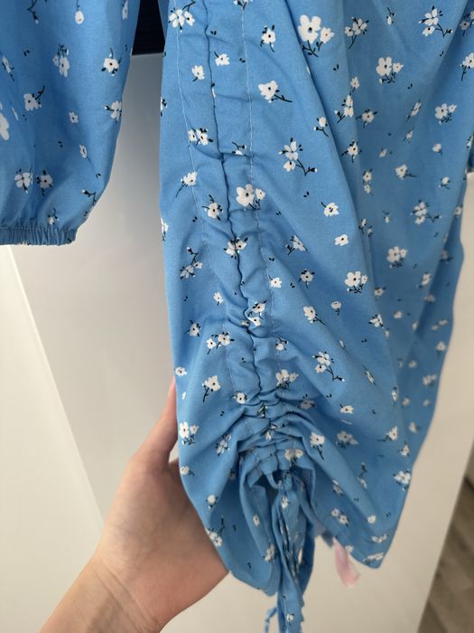 Платье с длинным рукавом