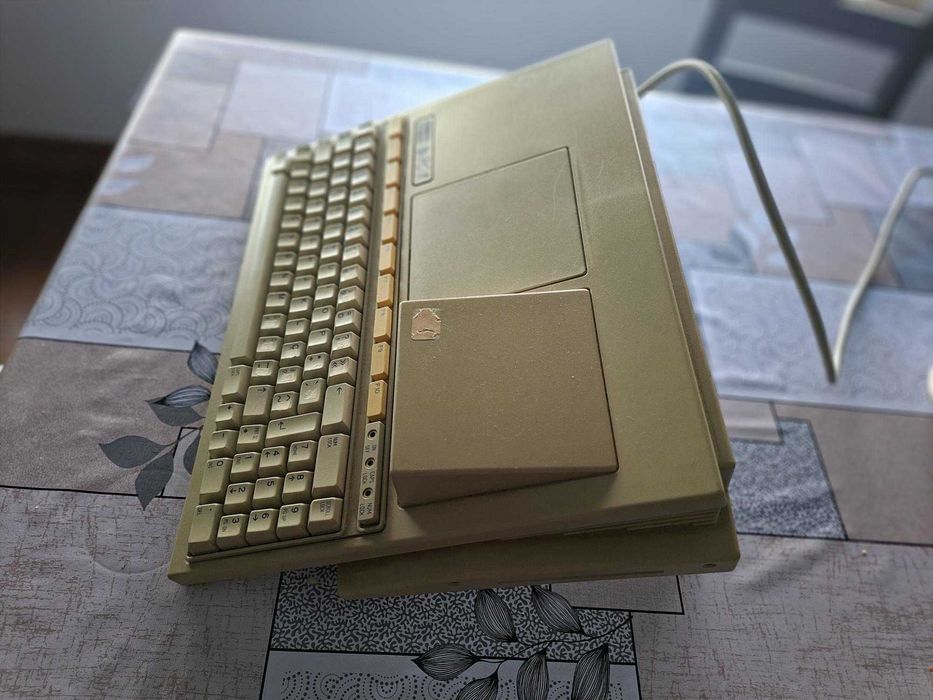 Olivetti PC1  – Liga (beep) – 120€