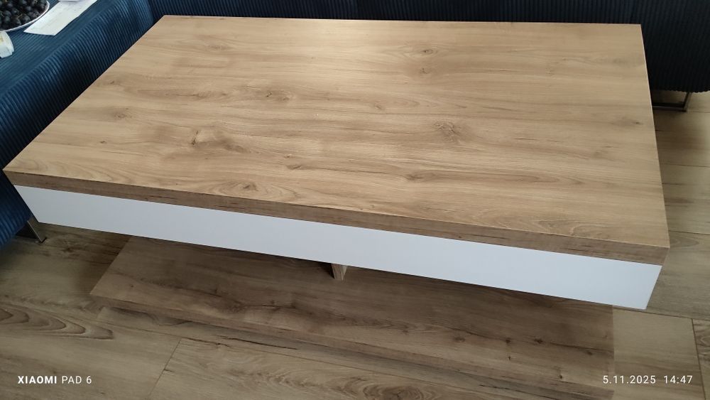 Stolik black red white