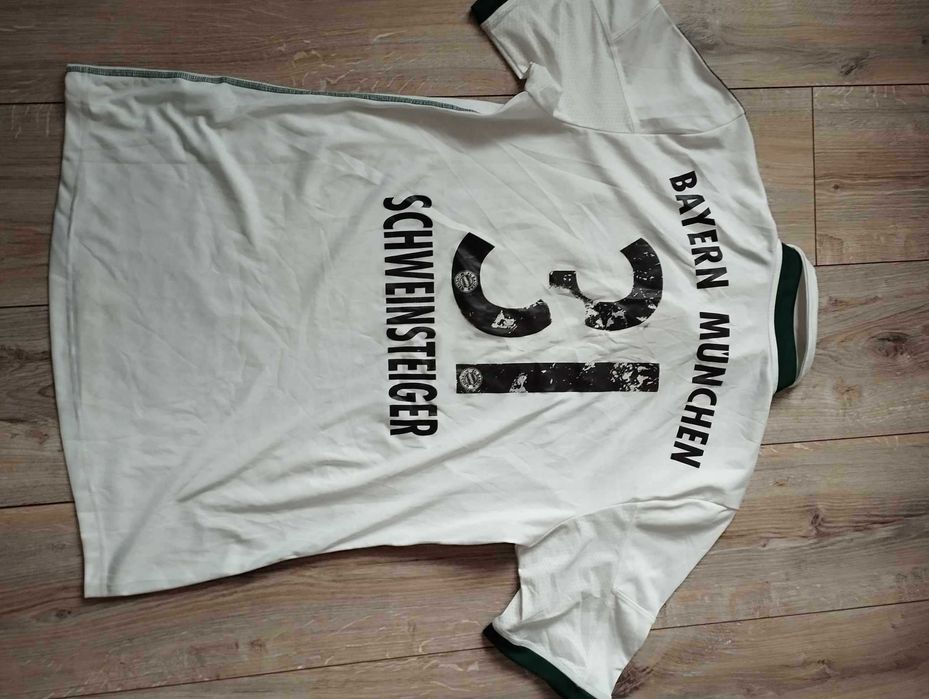 Bayern Munchen Adidas Schweinsteiger shirt size M