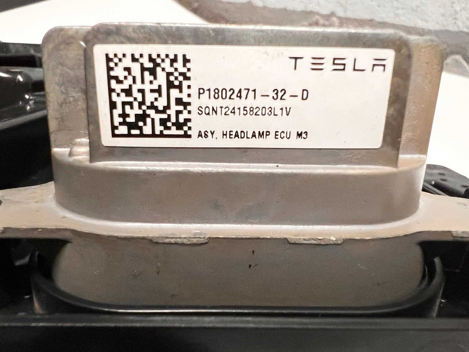 Фара Tesla Model 3 Highland (Хайленд) передня ліва та права, оригінал