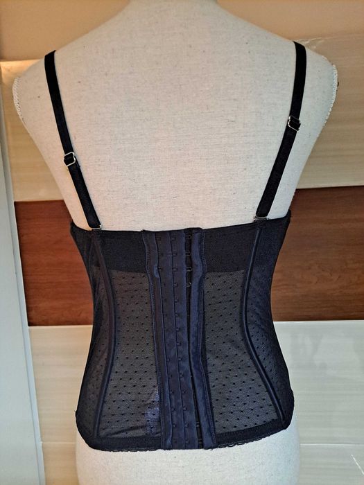 Elegancki gorset damski.