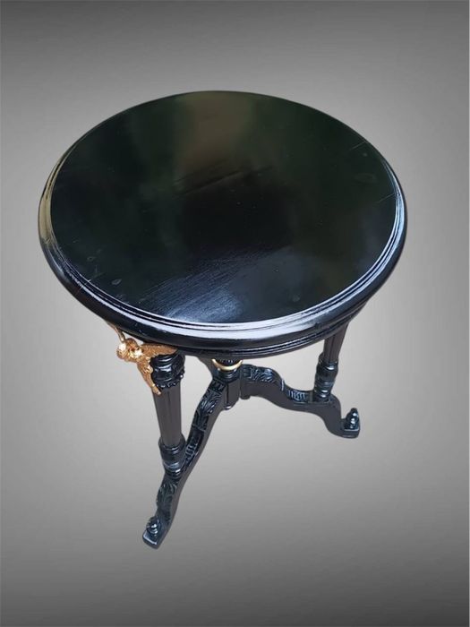 Антикварний круглий столик. Антикварний кавовий столик.