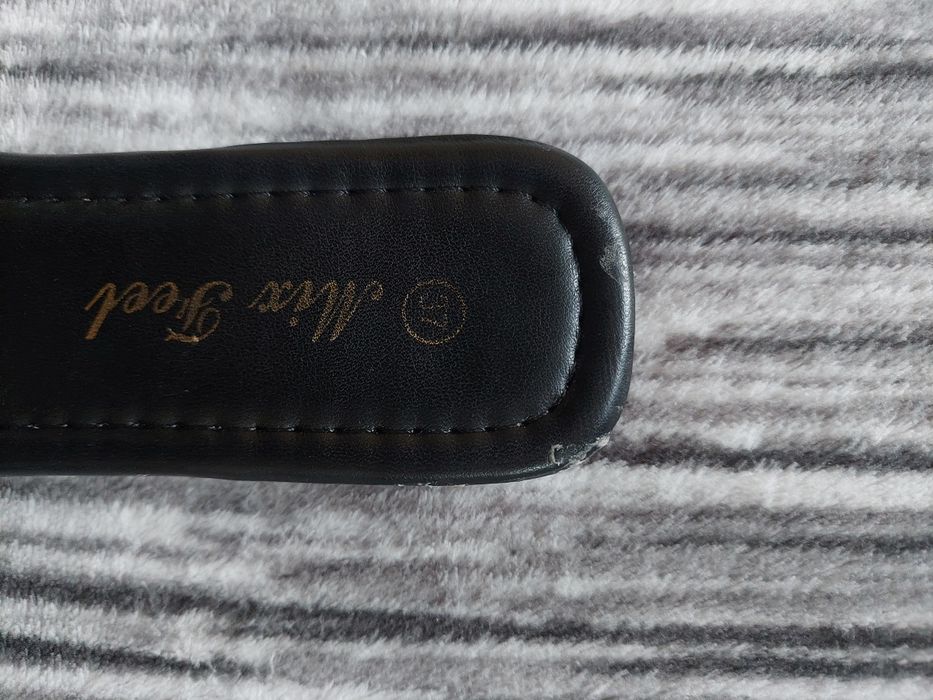 Klapki złoty łańcuch