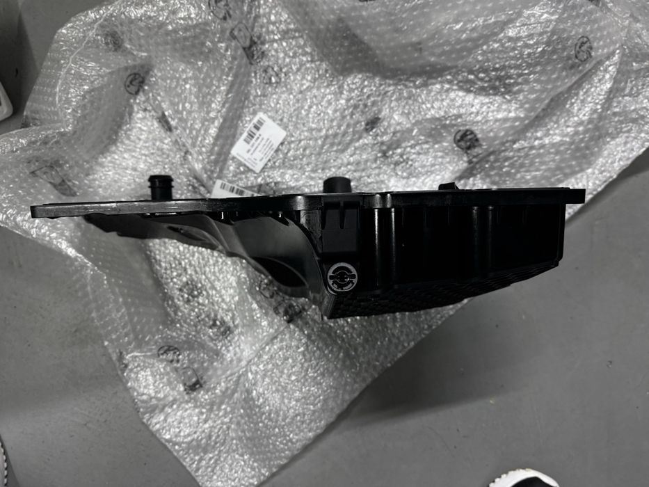 Піддон масляний, маслянный поддон Audi A4, A5 B9, Q5