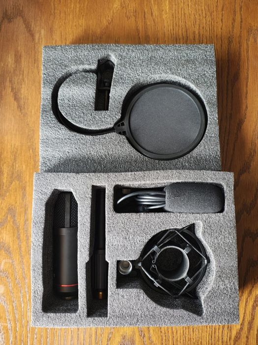 Mikrofon Mozos MKIT-900PRO i statyw SB36