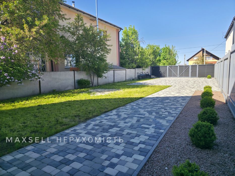 Продам окремий будинок на Козацькому проспекті за ціною таунхауса