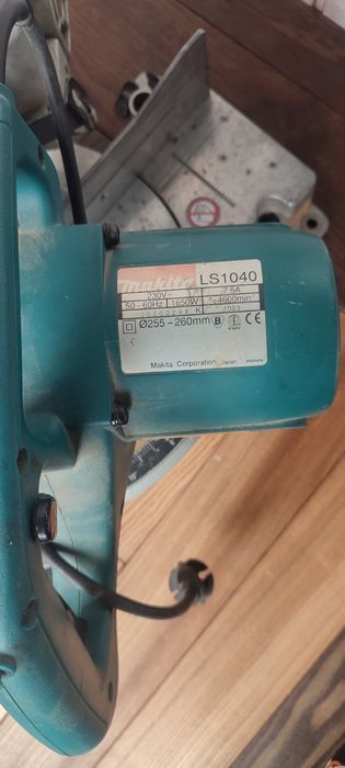 Торцовочна пила Makita LS1040