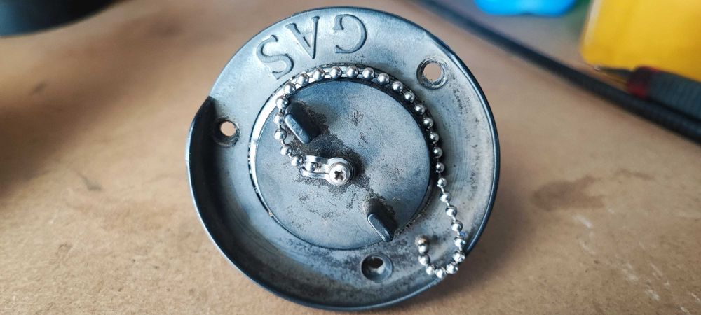 Wlew korek paliwa do łodzi jachtu