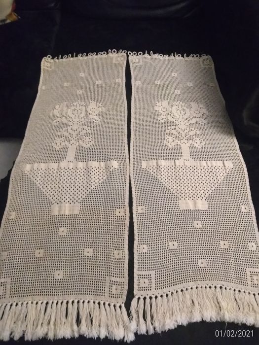 2 cortinas em crochê