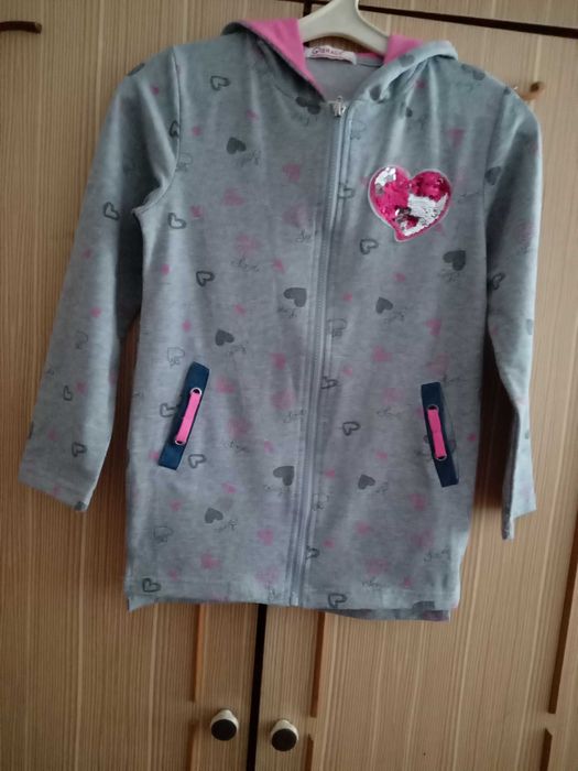 Продам для дівчинки кофточку 140р  (9-10років)