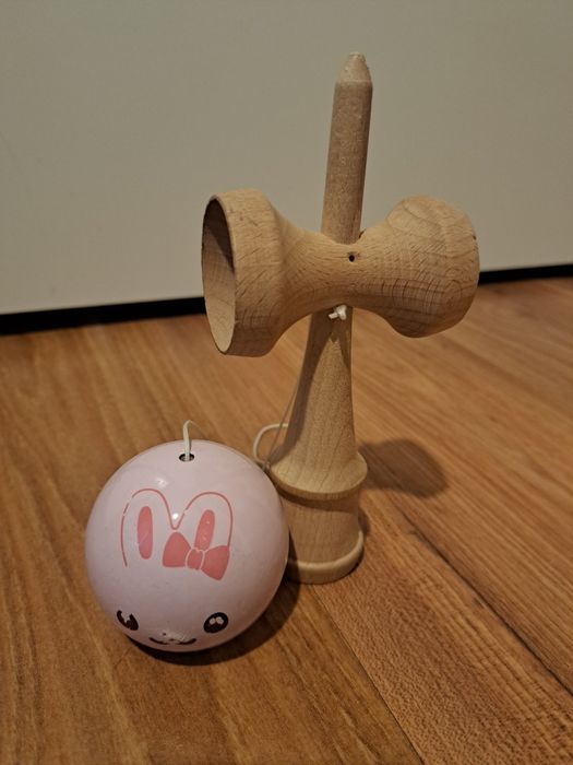 Kendama zabawka różowa