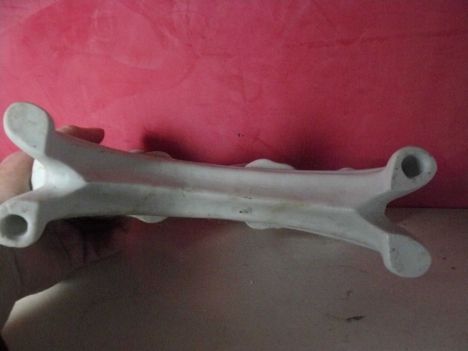 Figurka świecznik 4 aniołki wysokość 15 x 22 x 6 cm porcelana