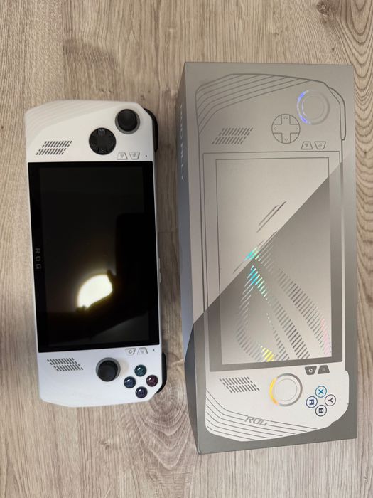 Asus rog ally - przenośna konsola do gier