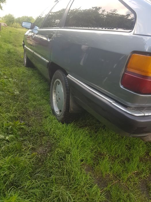 Ауді 100 універсал