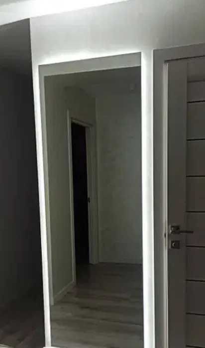 Дзеркало з LED підсвіткою – акцент у сучасному інтер’єрі