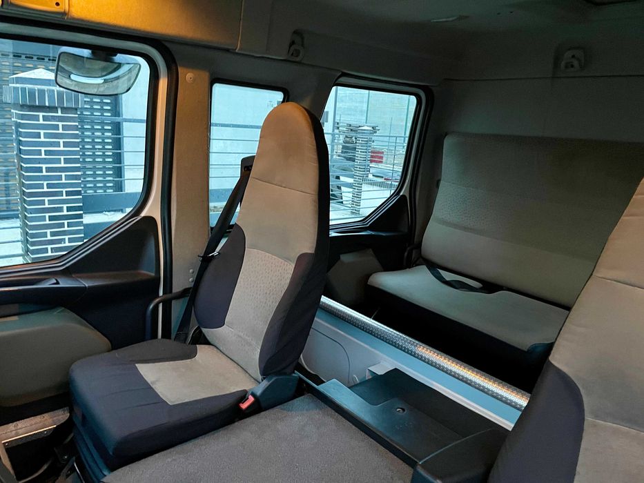 CAMIAO ESCOLA DE CONDUÇAO RENAULT 270 DXI 6 LUGARES CABINE DUPLA