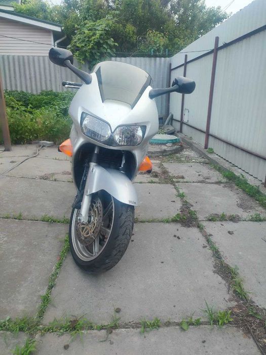 Продам Honda VFR800