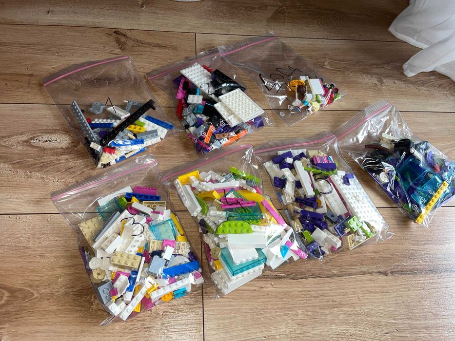 Zestaw LEGO Friends Autobus Przyjaźni