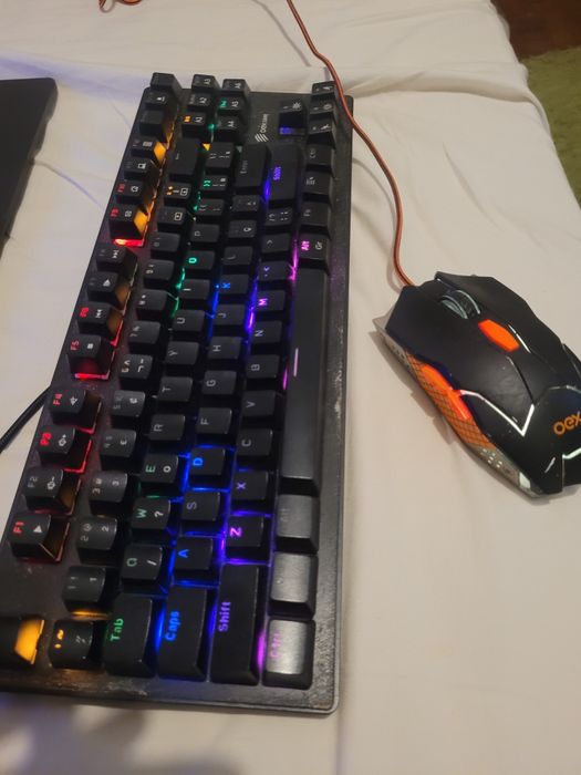 Kit Gamer OEX: Teclado Switch Blue(Mecânico)RGB + Mouse-Rato Semi-Novo