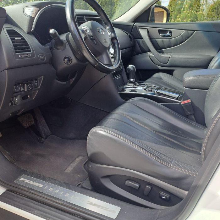 Infiniti QX70 3.7 320 KM benzyna- gaz