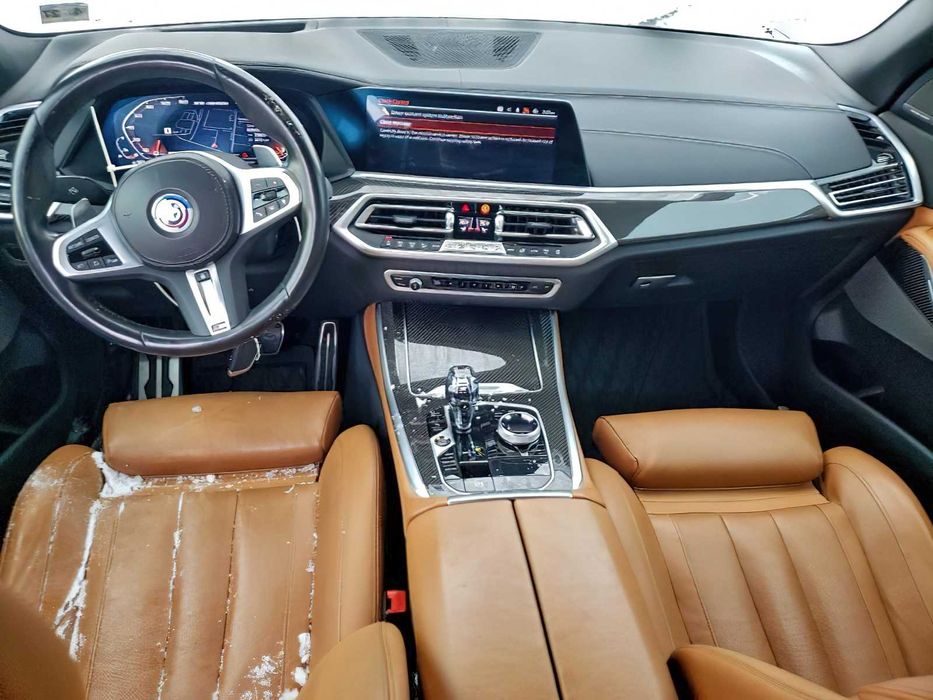 BMW X5 M50i      2022