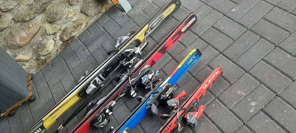 Narty 4 kpl. Atomic, 2×Salmon, Rossignol