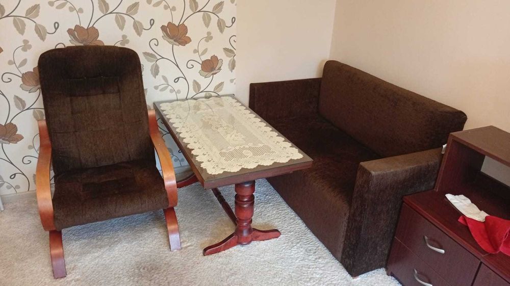 Ława z sofą i fotelem