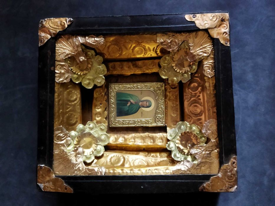 Продам старинную икону, большой серебряній крест, крестик, ладанку.