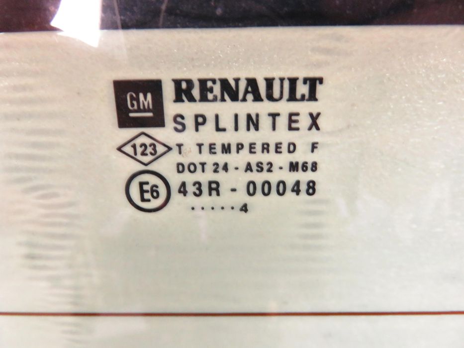 Szyba Tylna Renault Trafic II Bus